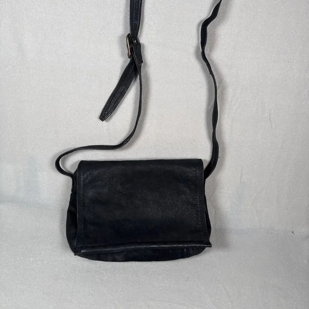 Vintage Emily Ann of Boca Raton Florida Leather Flap Crossbody Shoulder Bag Tan